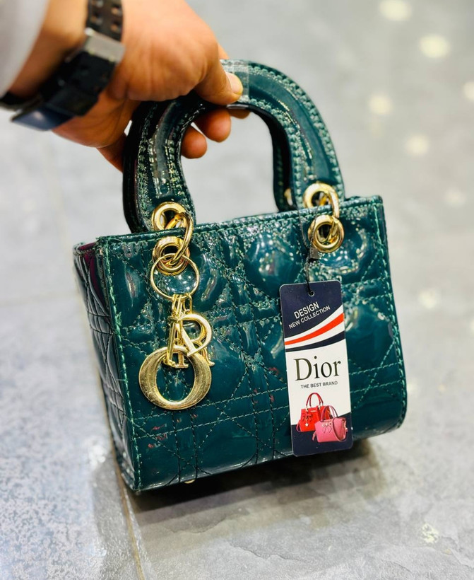کیف برتی دیور کد ۶۰۰