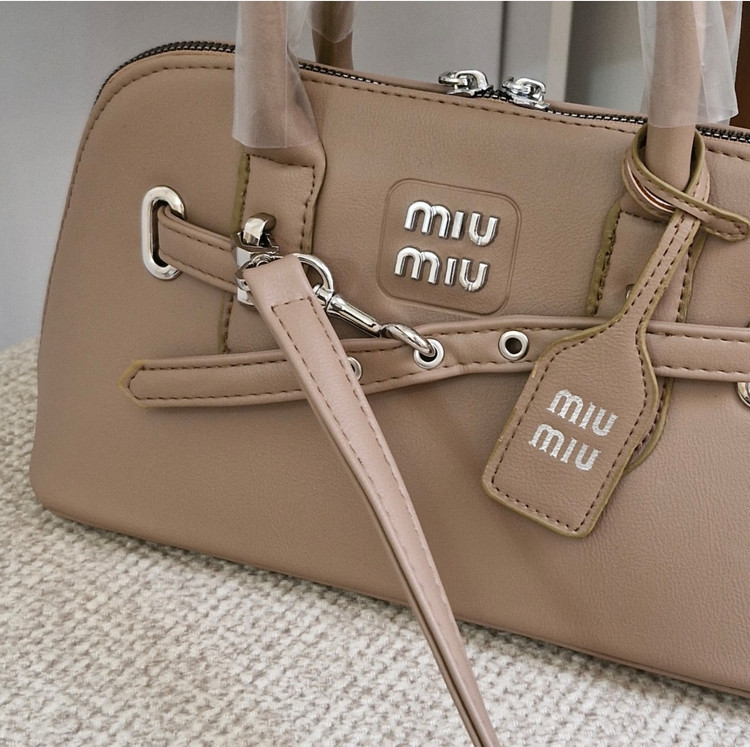کیف میو میو کیف miu miu کد ۲۰۰۲