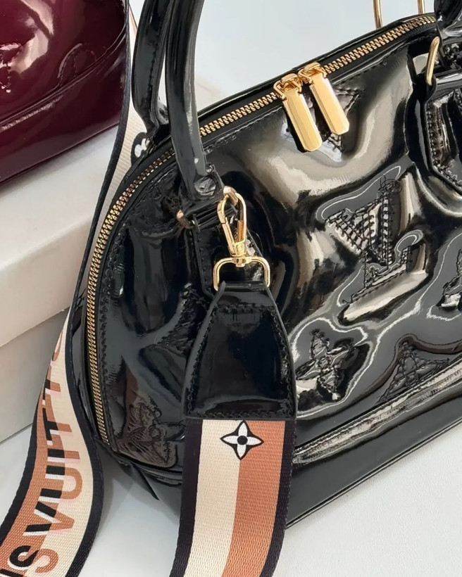 کیف Louis vuitton کیف سوما کد ۵۰۲۲