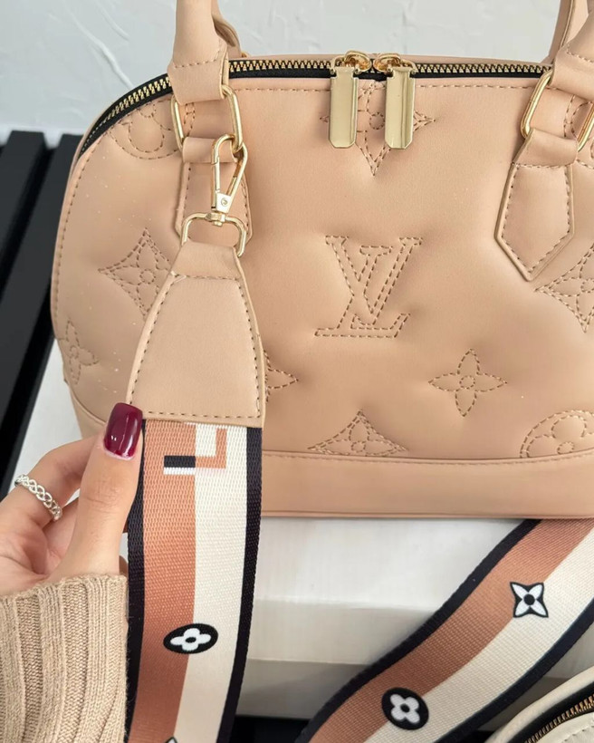 کیف Louis vuitton کیف سوما کد ۵۰۲۲