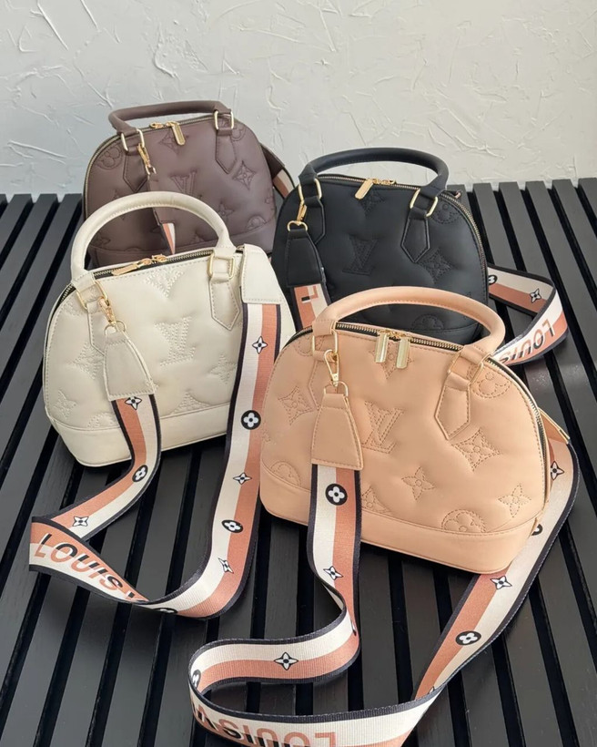 کیف Louis vuitton کیف سوما کد ۵۰۲۲