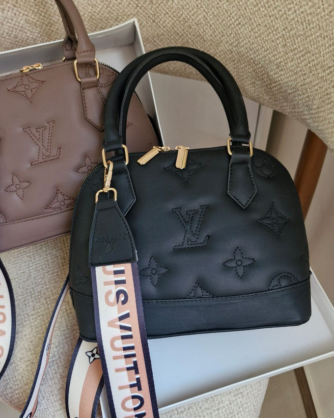 کیف Louis vuitton کیف سوما کد ۵۰۲۲