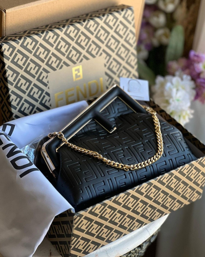 کیف فندی fendi کد ۲۰۳۰
