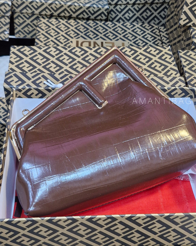 کیف فندی fendi کد ۲۰۳۰