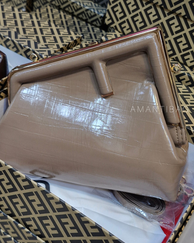کیف فندی fendi کد ۲۰۳۰